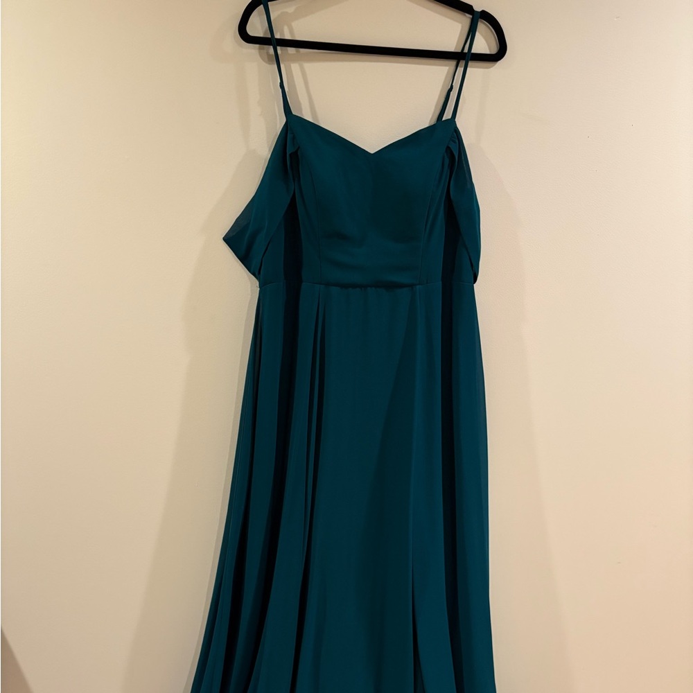 Gorgeous off-the-shoulder green City Studio gown in size 16W.